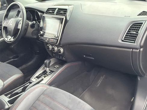 Used 2024 Mitsubishi Outlander Sport SE image 13