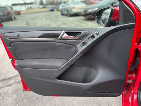 Used 2013 Volkswagen GTI 4-Door image 20