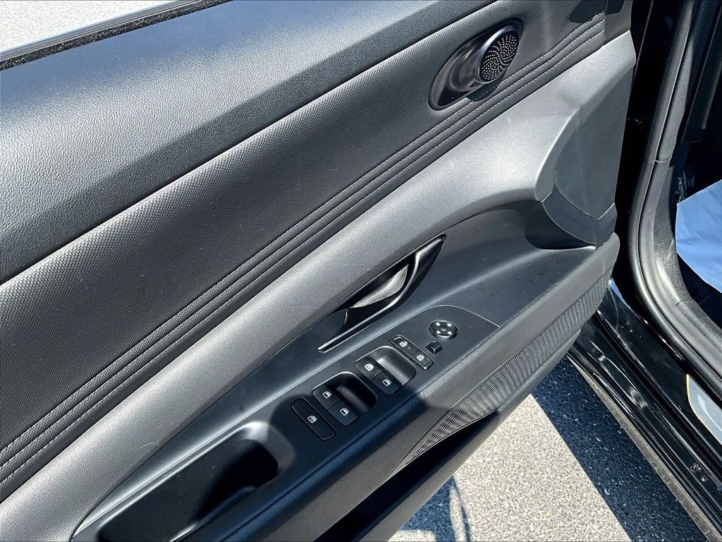 Certified 2025 Hyundai Elantra Sport FWD image 18