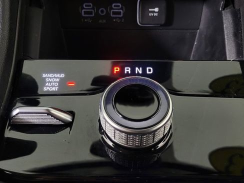 Used 2023 Jeep Grand Cherokee Limited image 27