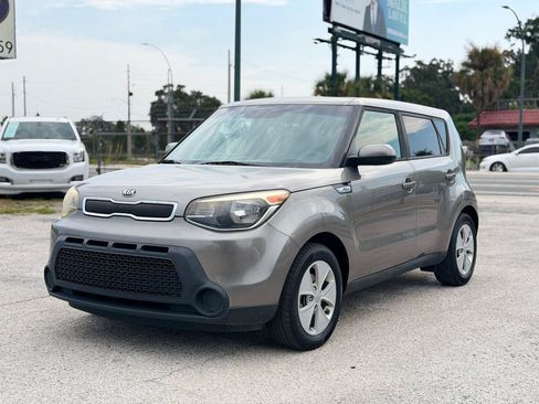 Used 2016 Kia Soul FWD image 1