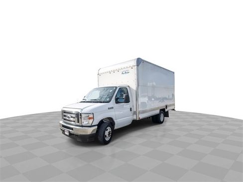 Used 2023 Ford E-350 and Econoline 350 Super Duty w/ Power Windows & Locks Group image 4
