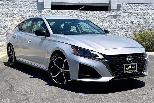 Certified 2024 Nissan Altima 2.5 SR FWD image 12