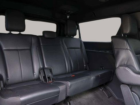 Used 2020 Ford Expedition Max XLT w/ Equipment Group 202A image 30