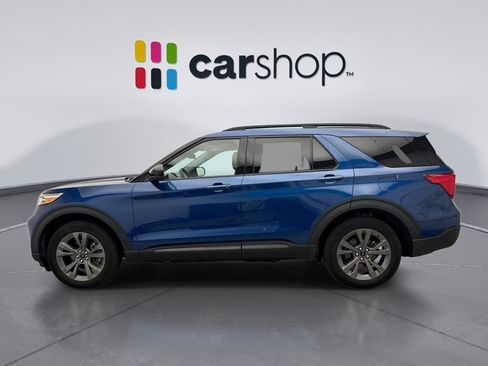 Used 2023 Ford Explorer XLT w/ Equipment Group 202A AWD/4WD image 2