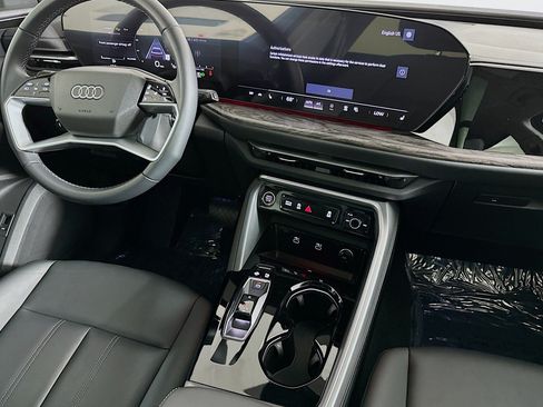 Used 2025 Audi Q5 Premium Plus w/ Premium Plus AWD/4WD image 6
