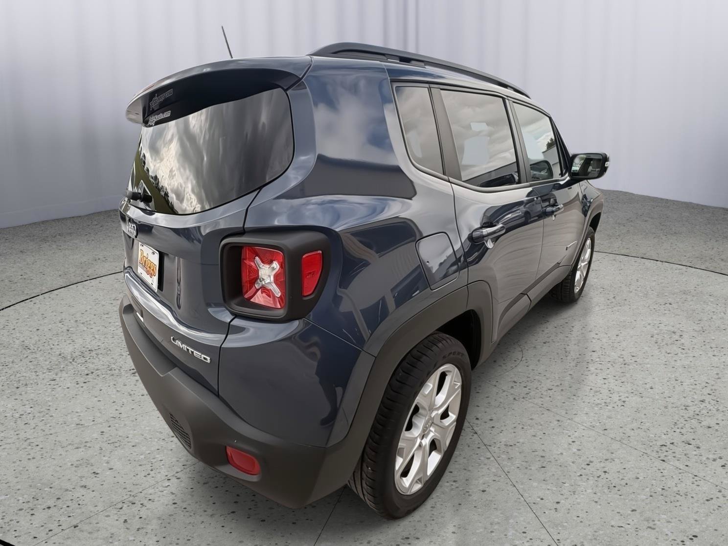 Used 2022 Jeep Renegade Limited AWD/4WD image 6