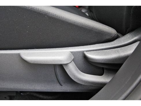 New 2025 Nissan Kicks Play S image 20