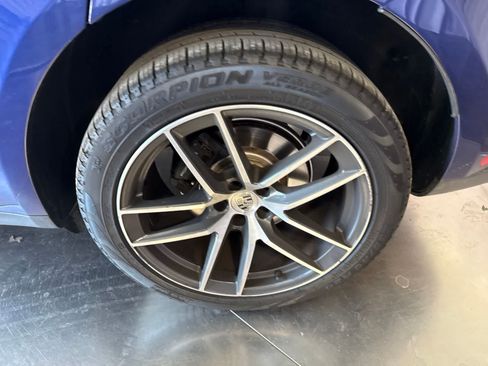 Used 2024 Porsche Macan AWD/4WD image 8