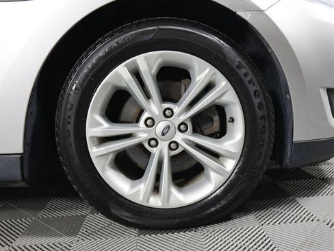 Used 2015 Ford Taurus SE image 6