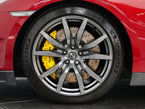 Used 2015 Nissan GT-R Premium AWD/4WD image 10