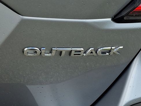 Certified 2025 Subaru Outback Limited image 32