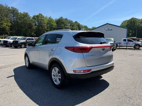 Used 2019 Kia Sportage LX w/ Option Group 017 FWD image 3
