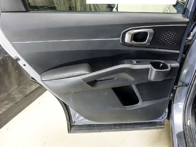 Used 2024 Kia Sorento S FWD image 23
