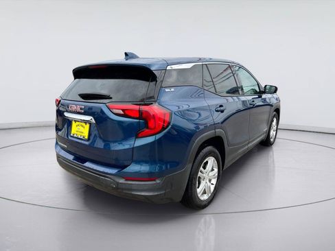 Used 2020 GMC Terrain SLE FWD image 3