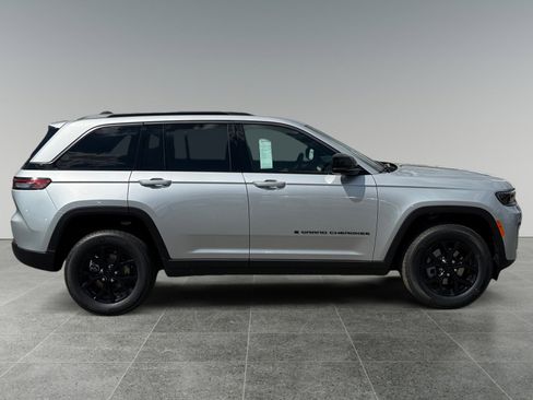 New 2026 Jeep Grand Cherokee Laredo AWD/4WD image 6