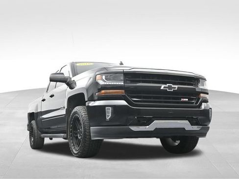 Used 2018 Chevrolet Silverado 1500 LT w/ Texas Edition AWD/4WD image 47