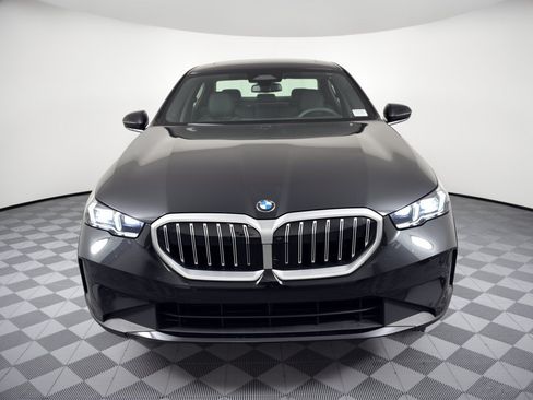 Used 2026 BMW 530i RWD image 6