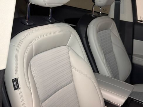 New 2026 Lincoln Nautilus Reserve w/ Jet Appearance Package AWD/4WD image 11