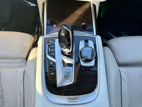 Used 2018 BMW 740i xDrive AWD/4WD image 16