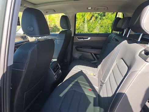 New 2026 Volkswagen Atlas SEL image 9