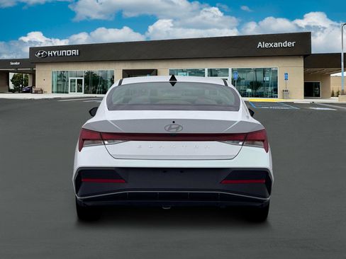 New 2026 Hyundai Elantra SE FWD image 6