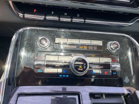 Used 2019 Lincoln Navigator Reserve AWD/4WD image 21