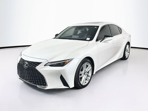 Used 2025 Lexus IS 300 w/ Comfort Package RWD image 3