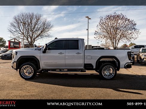 Used 2025 GMC Sierra 2500 SLE w/ SLE Value Package; image 4