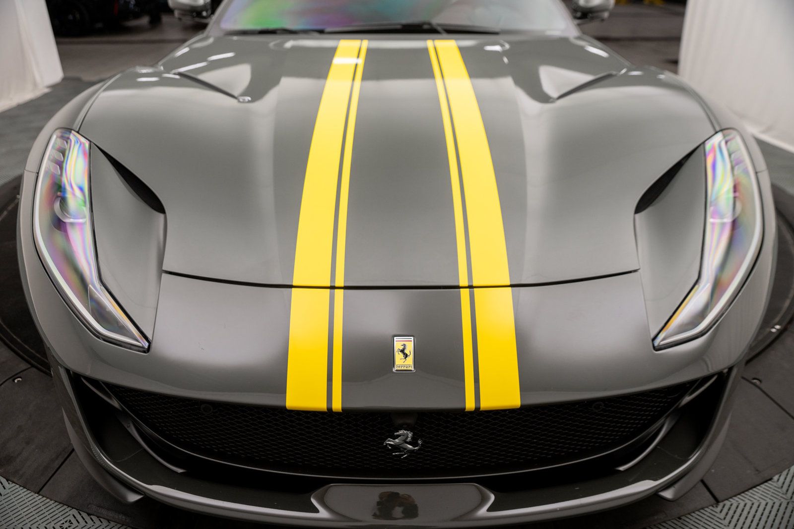 Used 2020 Ferrari 812 Superfast RWD image 38
