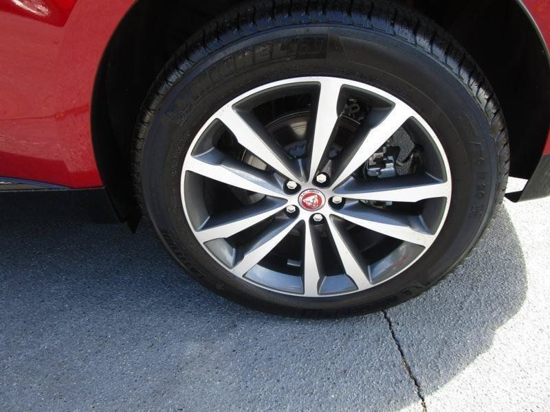 Used 2022 Jaguar F-PACE S AWD/4WD image 2