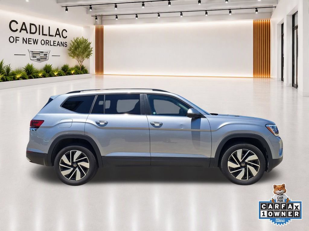 Used 2025 Volkswagen Atlas SE FWD image 2