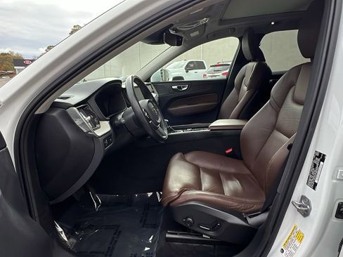 Used 2020 Volvo XC60 T6 Inscription w/ Protection Package Premier image 24