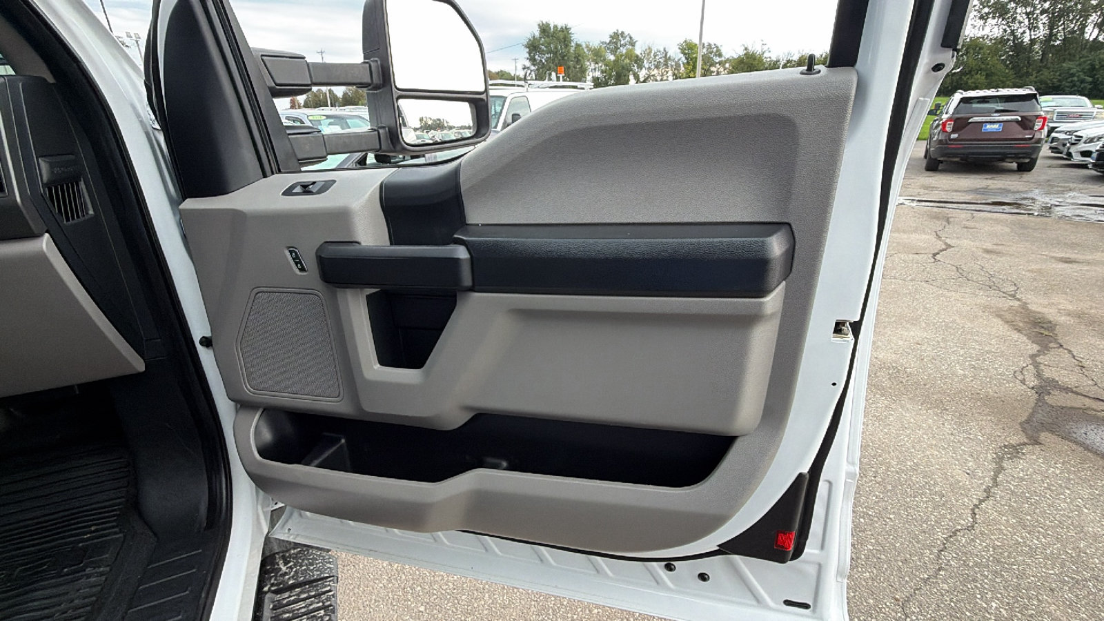 Used 2018 Ford F550 4x4 SuperCab Super Duty image 19