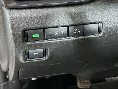 Used 2025 Nissan Sentra S FWD image 17