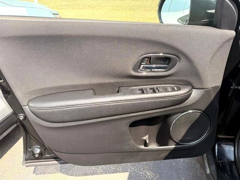 Used 2021 Honda HR-V EX image 6
