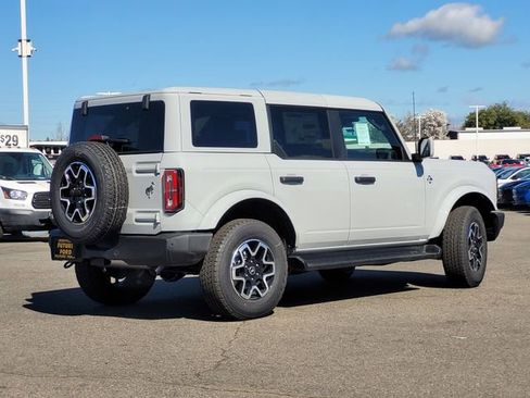 New 2026 Ford Bronco Outer Banks image 4