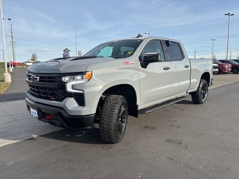 Used 2024 Chevrolet Silverado 1500 LT Trail Boss w/ Convenience Package II image 7