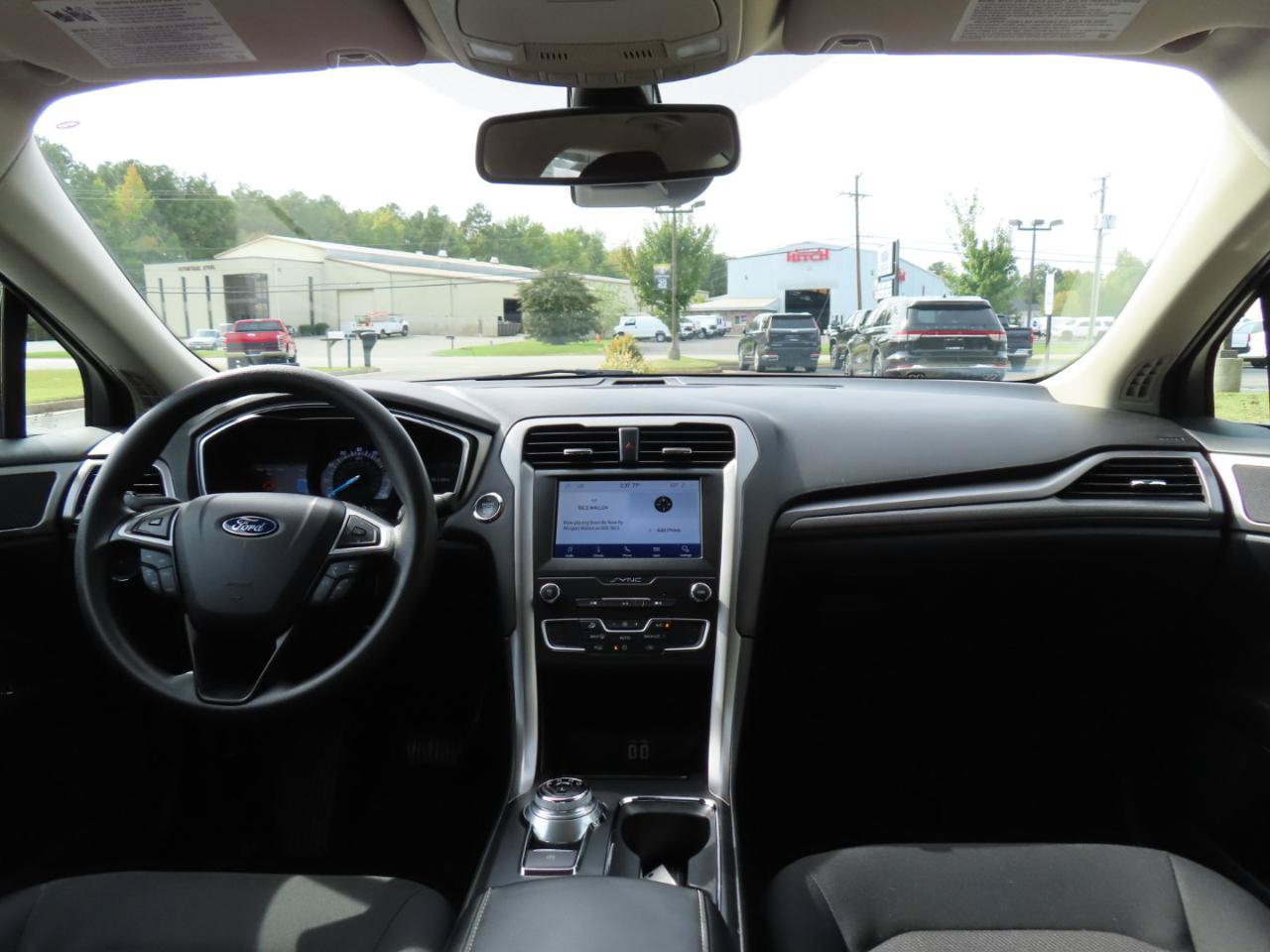 Used 2020 Ford Fusion SE FWD image 23