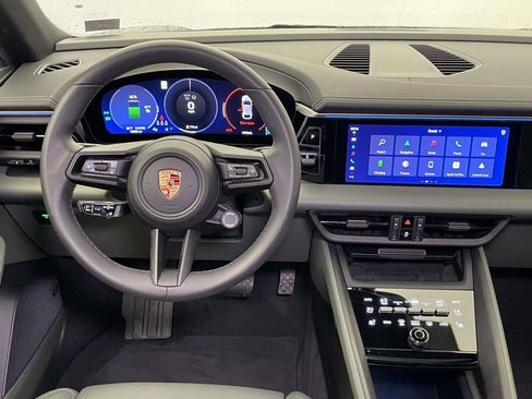 Used 2025 Porsche Macan 4 Electric image 27