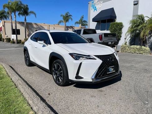 Used 2021 Lexus UX 200 w/ Accessory Package (Z2) image 3