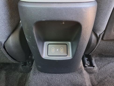 Used 2025 Hyundai Elantra Limited FWD image 13