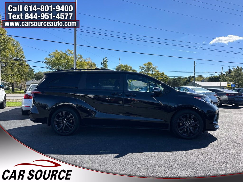 Used 2025 Toyota Sienna XSE w/ XSE Premium Package FWD image 6