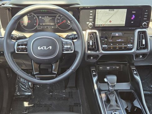 Used 2023 Kia Sorento EX w/ Panoramic Sunroof Package FWD image 10