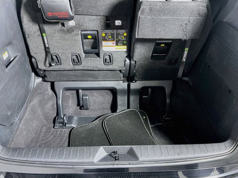 Used 2023 Toyota Sienna XSE w/ XSE Plus Package AWD/4WD image 28