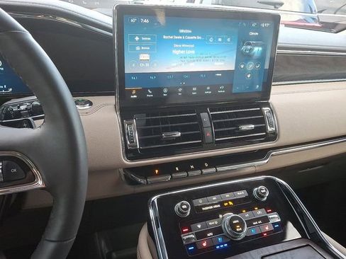 New 2024 Lincoln Navigator L Reserve image 8
