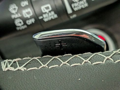 Used 2024 Jeep Grand Cherokee L Limited image 24