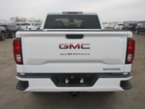 New 2026 GMC Sierra 1500 Elevation image 6