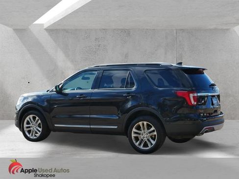 Used 2016 Ford Explorer XLT w/ Equipment Group 202A AWD/4WD image 4