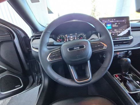 Used 2023 Jeep Compass Latitude w/ Sun and Sound Group AWD/4WD image 21